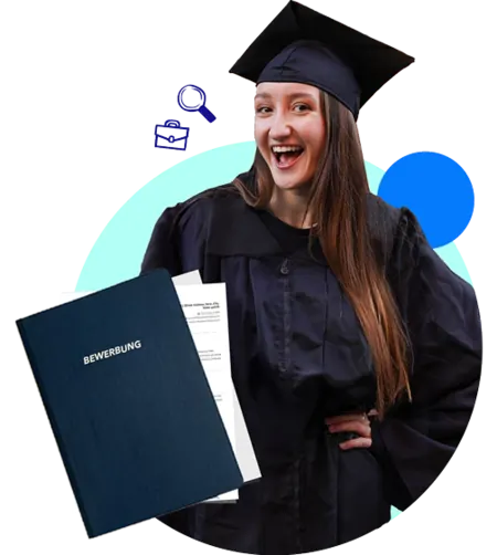 Studentin schaut zufrieden in ihre Bachelorarbeit. Hintergrund liniertes Papier mit kleinen Zeichnungen.